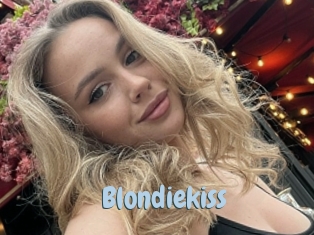 Blondiekiss