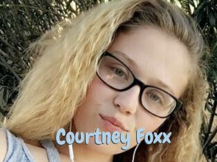 Courtney_Foxx