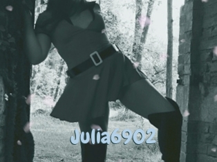 Julia6902