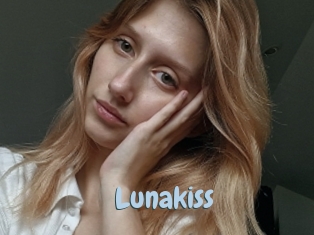 Lunakiss