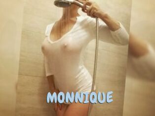 MONNIQUE_